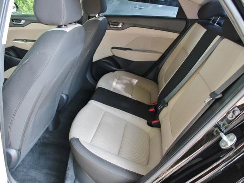 Used 2022 Hyundai Accent SE w/ Cargo Package image 17