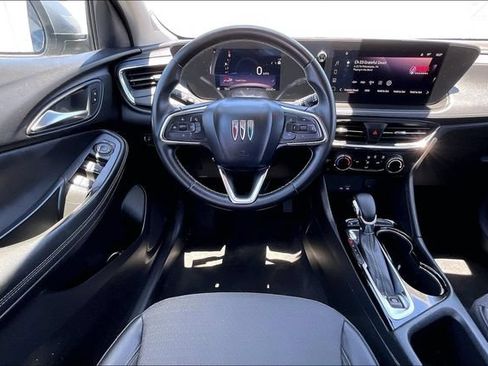 Used 2025 Buick Encore GX Preferred AWD/4WD image 4