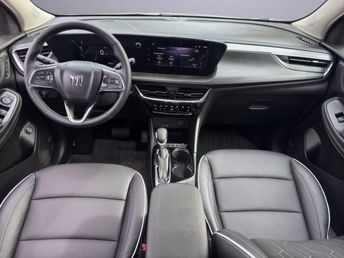Used 2025 Buick Encore GX Avenir w/ Avenir Technology Package image 18