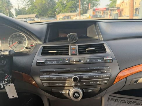 Used 2011 Honda Accord EX-L image 19
