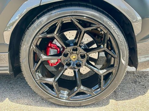 Used 2024 Lamborghini Urus Performante AWD/4WD image 16