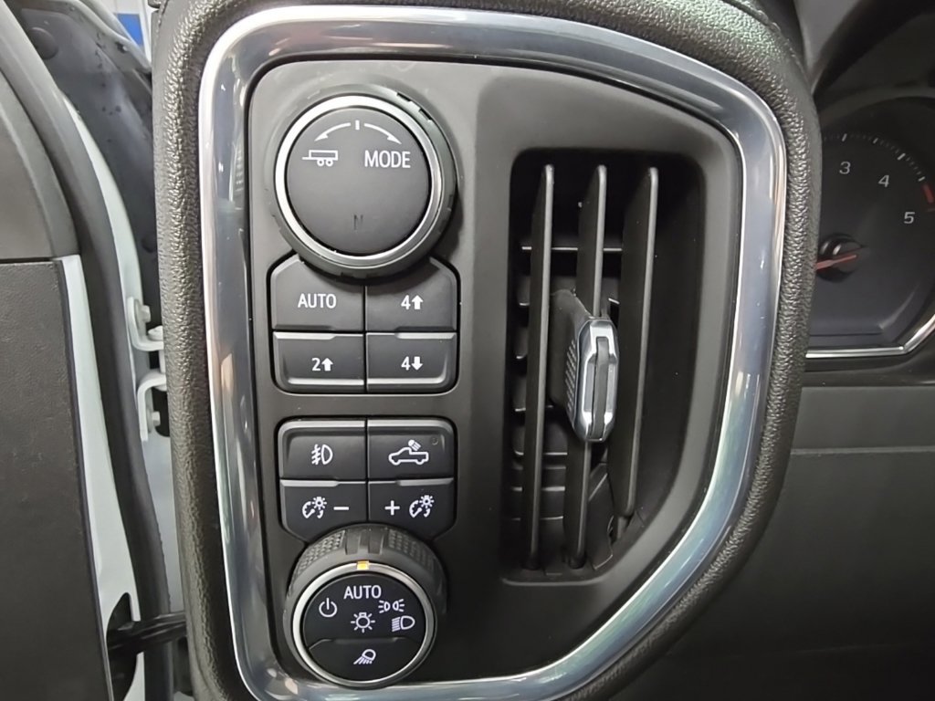 Used 2021 Chevrolet Silverado 2500 LTZ w/ LTZ Plus Package AWD/4WD image 15