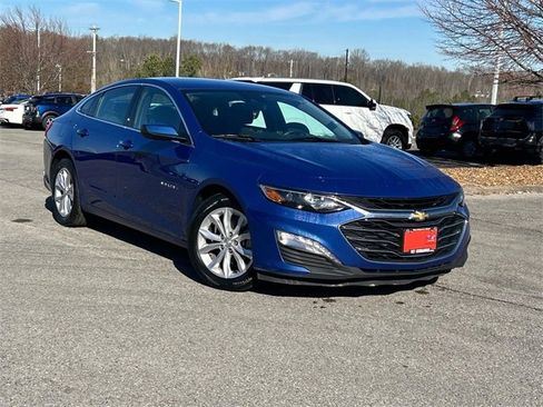 Used 2023 Chevrolet Malibu LT image 2