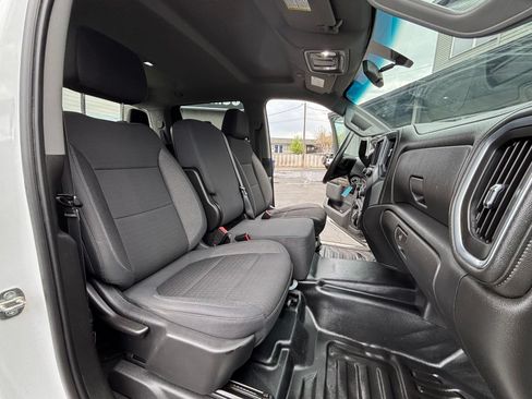 Used 2019 Chevrolet Silverado 1500 LT w/ Z71 Off-Road Package AWD/4WD image 24