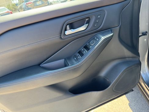 Used 2023 Nissan Rogue SL w/ SL Premium Package FWD image 11