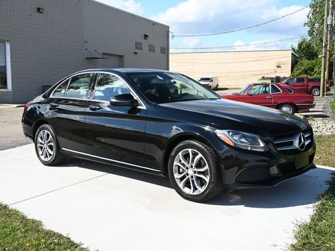 Used 2017 Mercedes-Benz C 300 4MATIC Sedan image 3