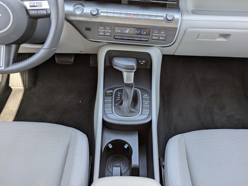 Used 2024 Hyundai Kona SEL FWD image 19