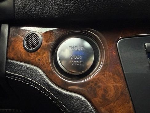 Used 2013 Mercedes-Benz SL 63 AMG image 30