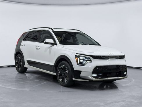 Used 2023 Kia Niro Wave FWD image 4