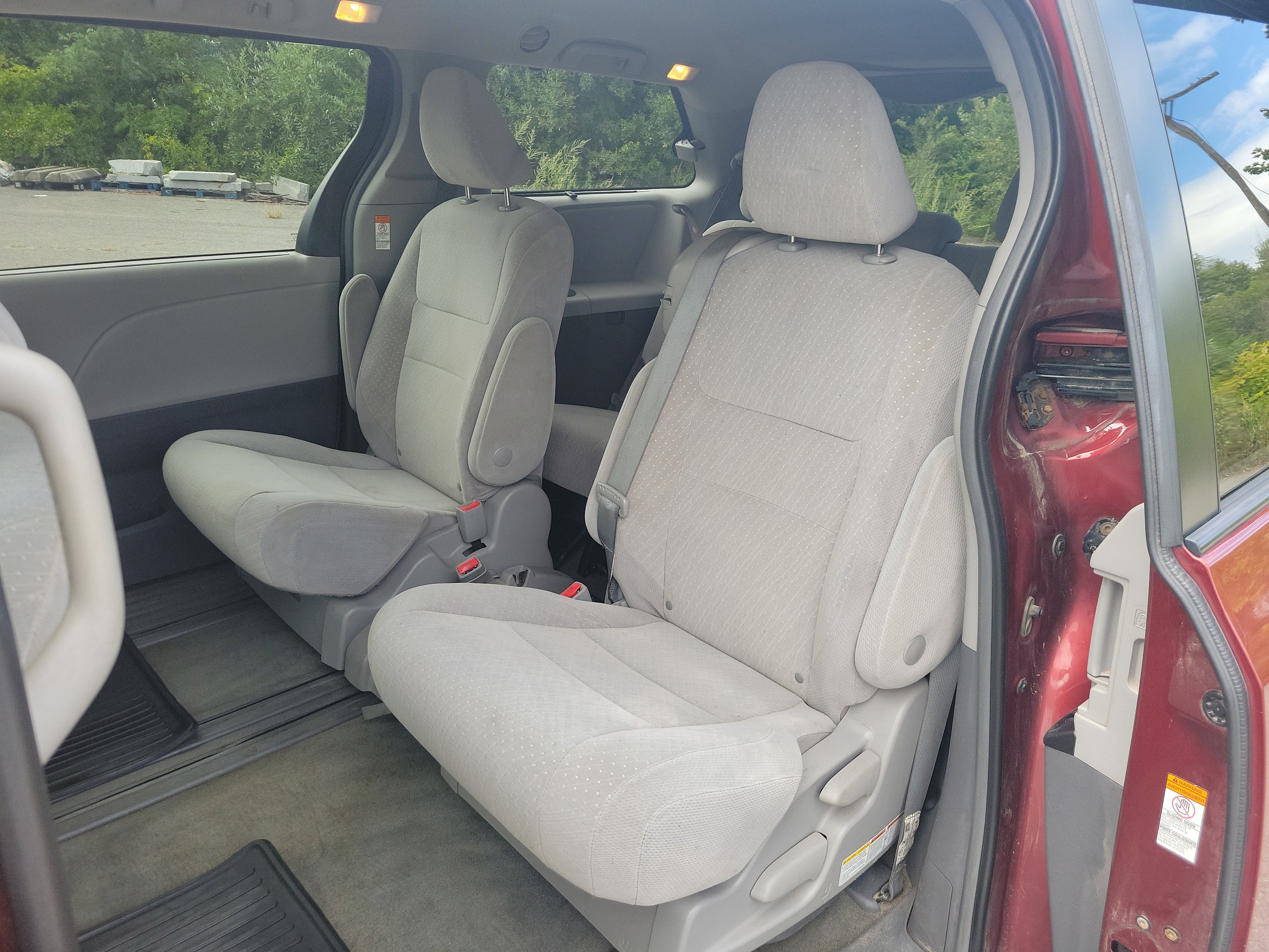 Used 2019 Toyota Sienna LE FWD image 16