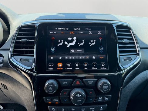 Used 2022 Jeep Grand Cherokee Laredo X RWD image 22