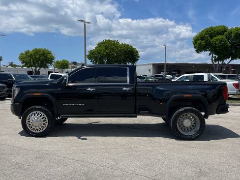 Used 2024 GMC Sierra 3500 Denali Ultimate AWD/4WD image 4