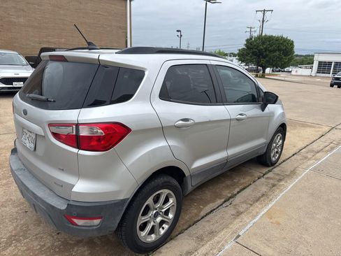 Used 2018 Ford EcoSport SE FWD image 4