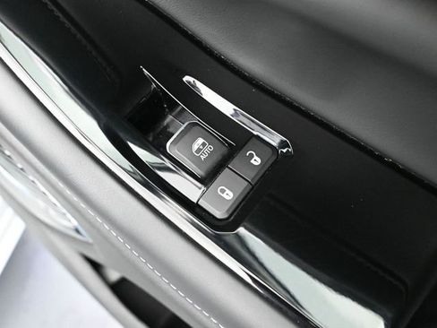 Used 2022 Jeep Grand Cherokee L Overland w/ Advanced Protech Group III image 58