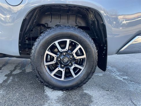 Used 2018 Toyota Tundra SR5 image 10