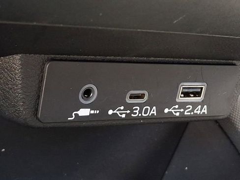 Certified 2025 Subaru Forester Premium image 24