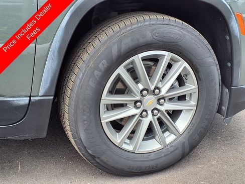 Used 2023 Chevrolet Traverse LT FWD image 9