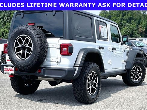 Used 2025 Jeep Wrangler Unlimited Rubicon w/ Convenience Group AWD/4WD image 10