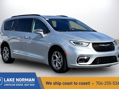Certified 2022 Chrysler Pacifica Limited
