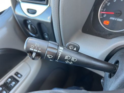 Used 2005 GMC Envoy SLE image 14