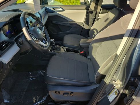 Certified 2022 Volkswagen Taos SE image 14