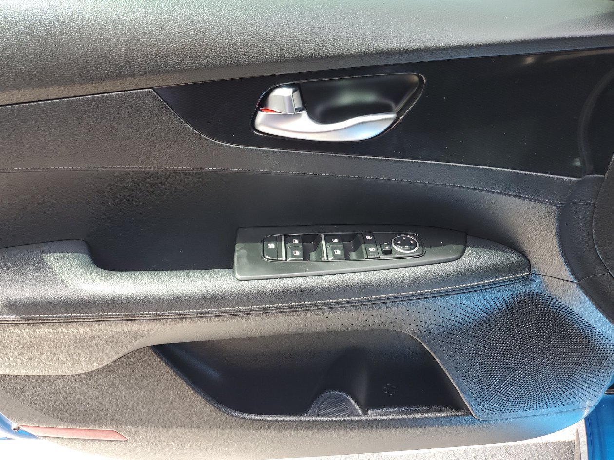 Used 2023 Kia Forte GT-Line FWD image 17