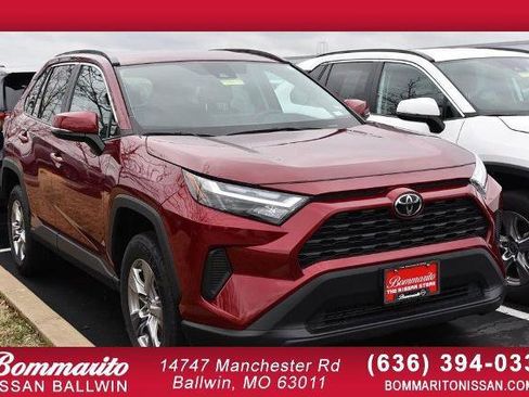 Used 2025 Toyota RAV4 XLE image 1
