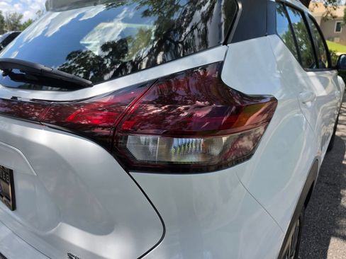 Used 2023 Nissan Kicks SV FWD image 12