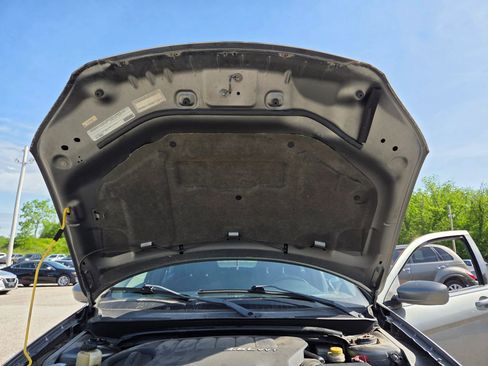 Used 2011 Chrysler 200 Touring FWD image 22