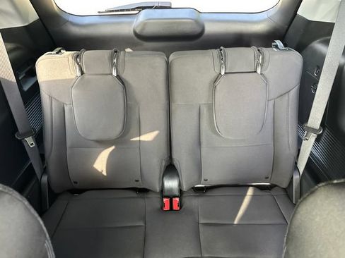 Used 2023 Ford Explorer XLT AWD/4WD image 21
