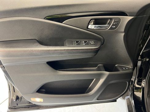 Used 2020 Honda Pilot Black Edition image 10