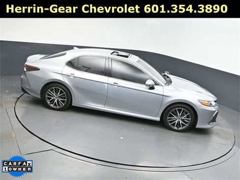 Used 2022 Toyota Camry XLE image 35