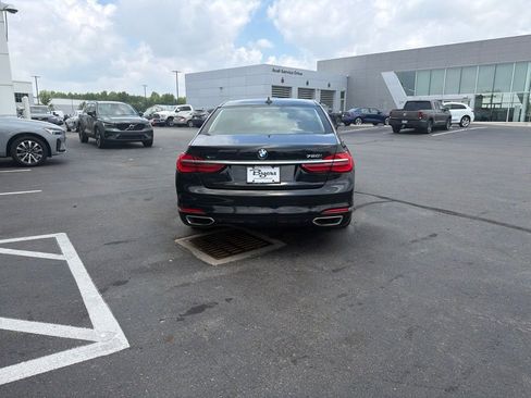 Used 2019 BMW 750i xDrive w/ Autobahn Package AWD/4WD image 3