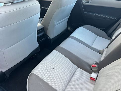 Used 2018 Toyota Corolla LE image 12