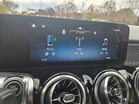 Used 2025 Mercedes-Benz GLB 250 GLB 250 image 27