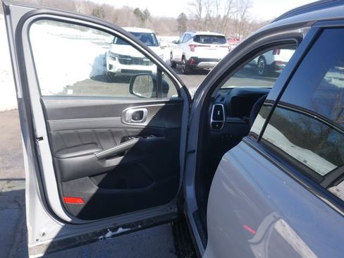 Used 2023 Kia Sorento SX image 20