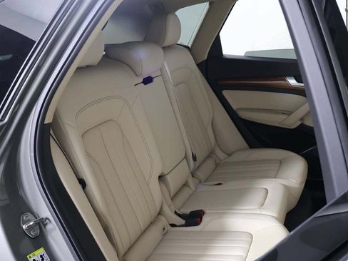 Used 2023 Audi Q5 2.0T Premium w/ Convenience Package AWD/4WD image 31