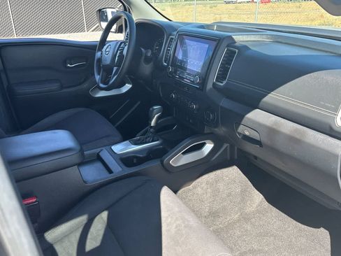 Used 2022 Nissan Frontier SV RWD image 17