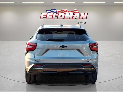 Used 2025 Chevrolet Trax ACTIV w/ Sunroof Package FWD image 4
