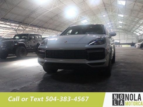 Used 2020 Porsche Cayenne Turbo image 3