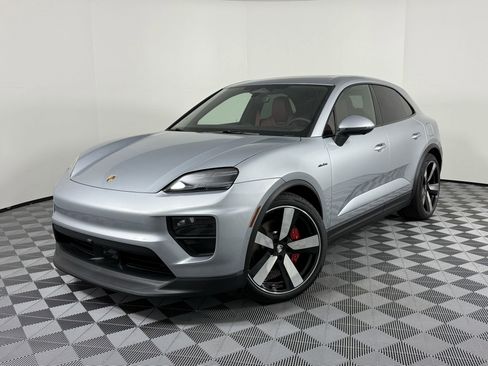 Certified 2025 Porsche Macan 4S Electric AWD/4WD image 1