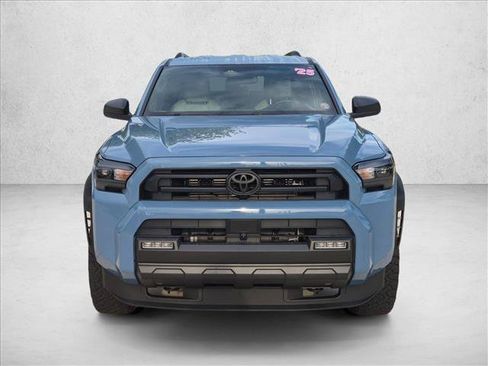 Certified 2025 Toyota 4Runner SR5 AWD/4WD image 2