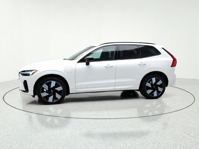 Used 2024 Volvo XC60 T8 Plus w/ Climate Package AWD/4WD image 2