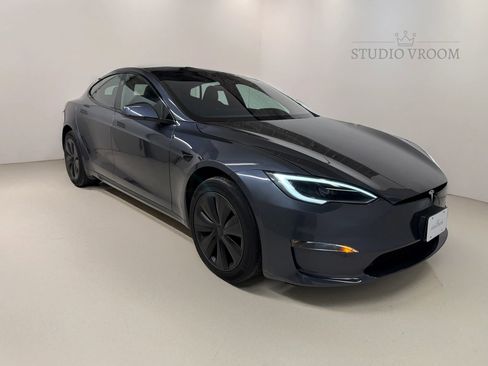 Used 2022 Tesla Model S image 4