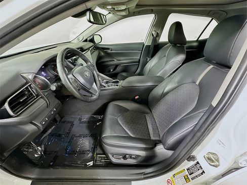 Used 2019 Toyota Camry XSE image 15