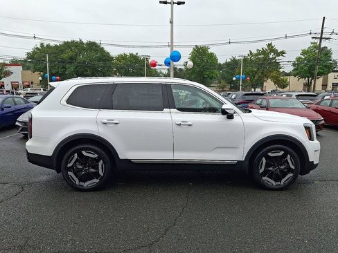Used 2023 Kia Telluride EX w/ EX Captain's Chair Package AWD/4WD image 8