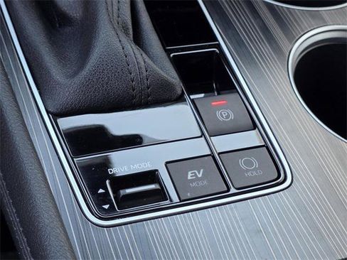 Certified 2023 Toyota Sienna Platinum image 28