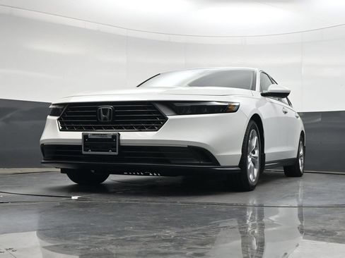 Used 2023 Honda Accord LX image 32