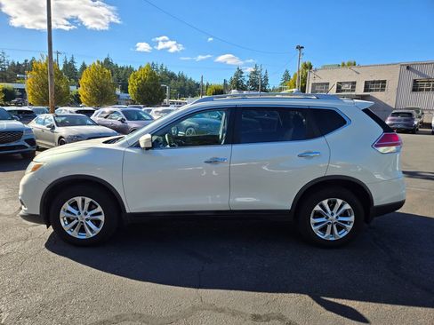 Used 2014 Nissan Rogue SV w/ SV Premium Package AWD/4WD image 6