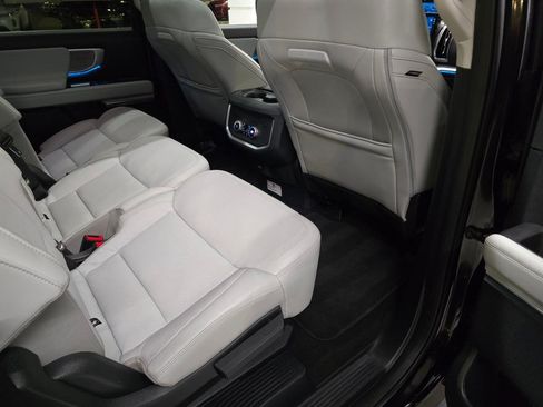 Used 2025 Ford Expedition Max Platinum AWD/4WD image 39
